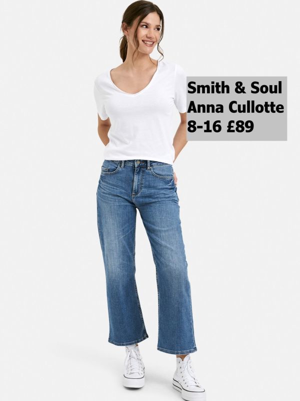 0000 7100 Denim Anna Cullotte 26 31 £89 Model 3