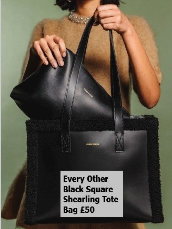 10276-Black-square-shearling-tote-bag-50