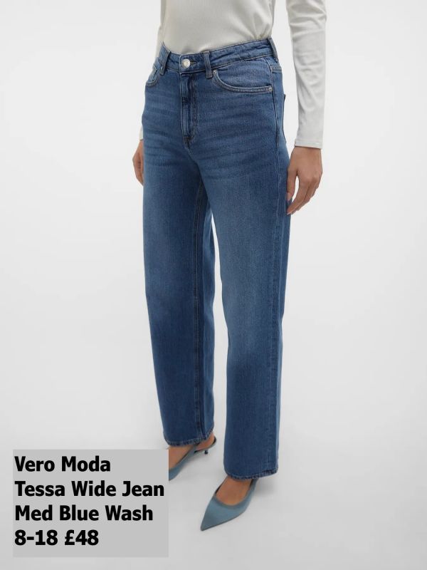 10308153 Tessa HR Wide Jean Medium Blue Wash 27 33 £48 Model 4