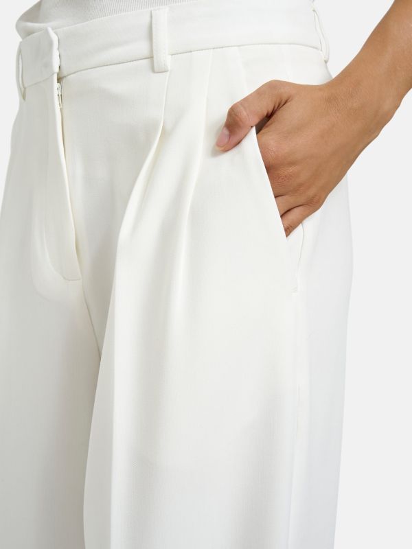1125 0960 Pleated Woven Pants Creamwhite XS XL £105 Model 3