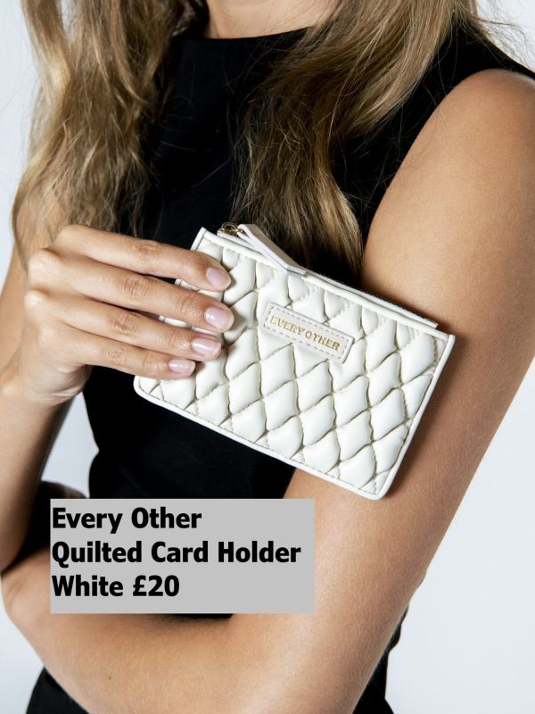 12134-Quilted-card-holder-20-white