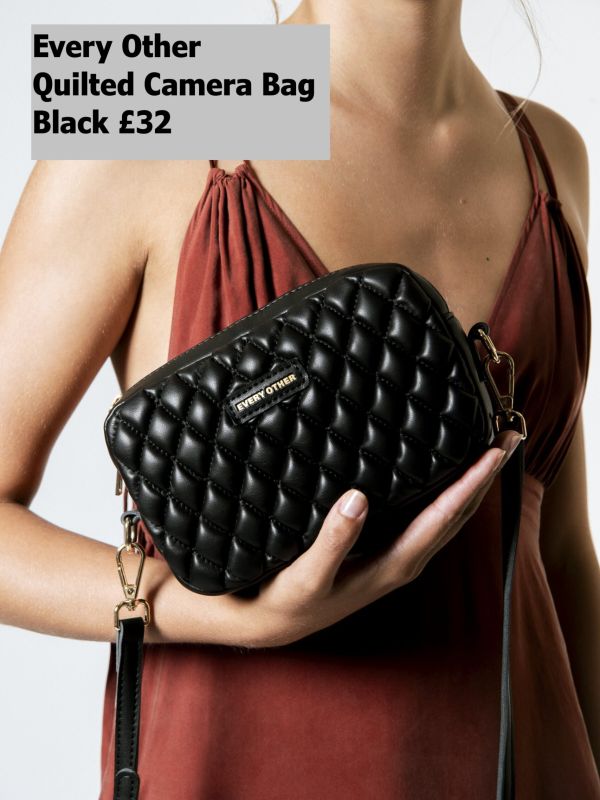 12162-Quilted-camera-bag-32-black