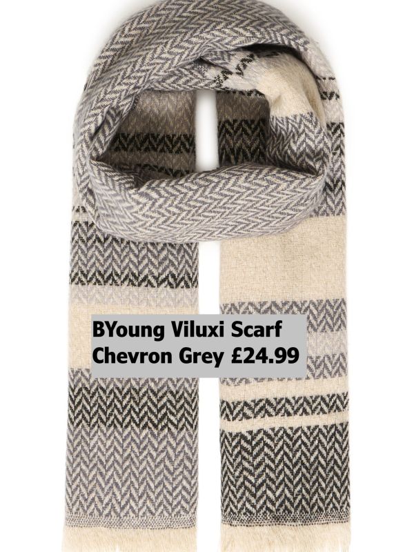 20818038 Viluxi Scarf Chevron Grey £24.99