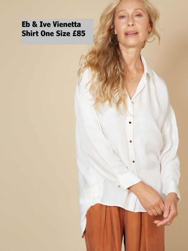 2513001 Vienetta Shirt One Size Blanc £85 Model 2