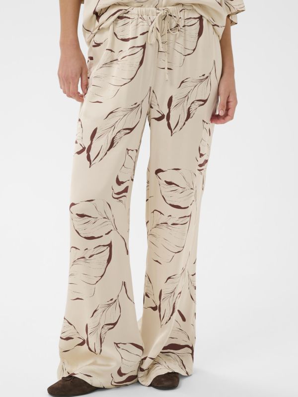 30409023 Clero Flared Printed Pants Oatmeal Leaf Print XS XL £99.99 Model 4
