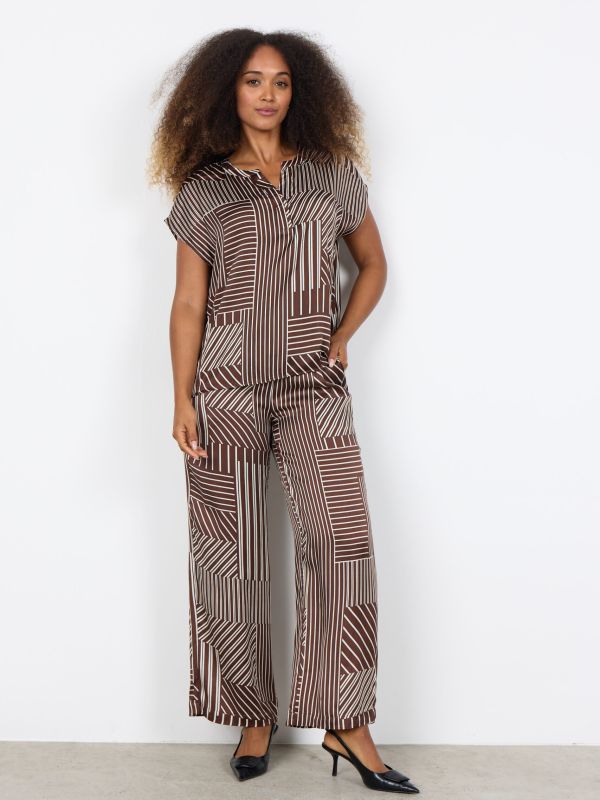 41636 Catarina 1 Blouse Rocky Road Combo XS XL £54 Model 2